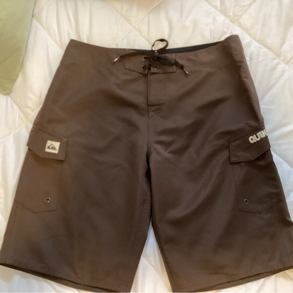 Men’s Quiksilver Shorts.    B8